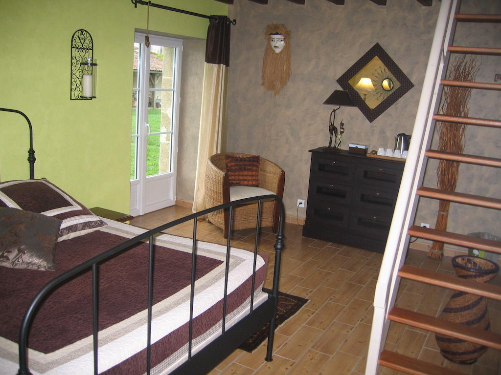 La Minaudiere Nueil-sous-les-Aubiers Habitación foto