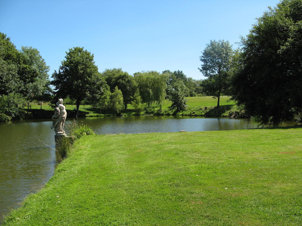 La Minaudiere Nueil-sous-les-Aubiers Exterior foto